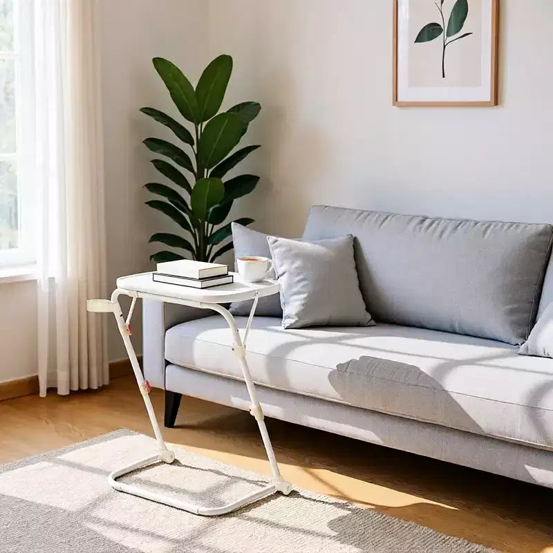 Plateau TV pliant réglable avec 4 hauteurs et 3 angles d'inclinaison, tables d'appoint pliantes pour dîner/ordinateur portable/collation avec porte-gobelet, canapé, 2 pièces. Blanc