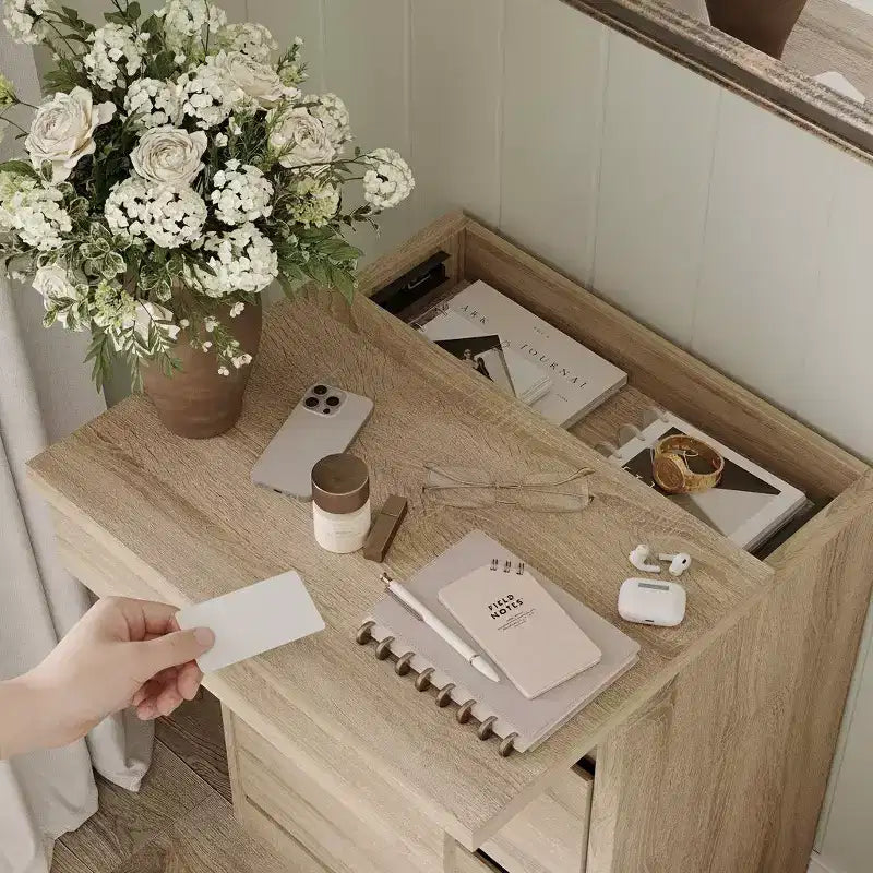 Table de chevet chêne clair intelligent avec tiroir caché, trappe supérieure avec serrure NFC et tiroir inférieur à ouverture par pression, table d'appoint pour chambre et salon