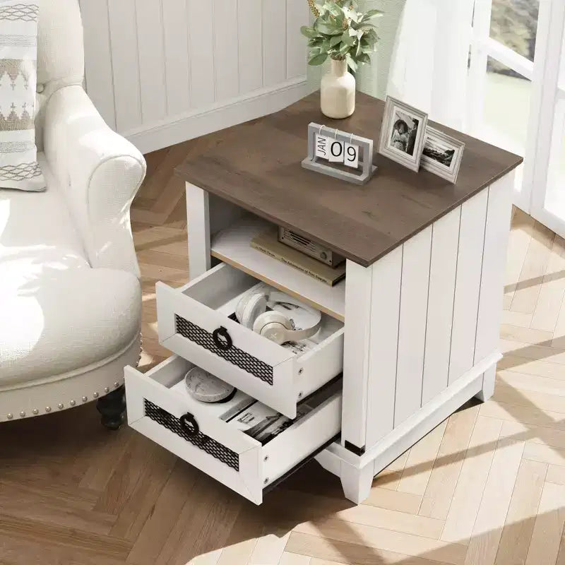 Table de chevet de ferme avec station de recharge, tiroir, compartiment ouvert, pour chambre à coucher ou salon
