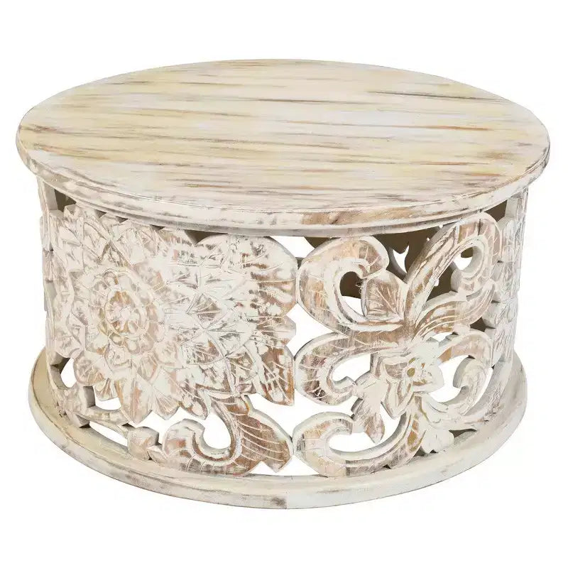 Table basse, bois de manguier artisanal, motif floral ajouré sculpté, finition blanc vieilli, 33 pouces