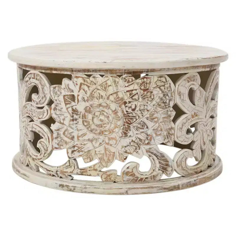 Table basse, bois de manguier artisanal, motif floral ajouré sculpté, finition blanc vieilli, 33 pouces