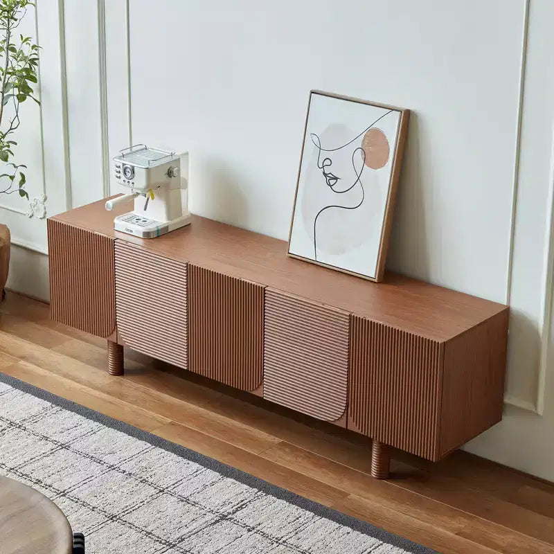 Meuble TV multimédia moderne cannelé de 180 cm de long, pour téléviseurs jusqu'à 203 cm, avec panneaux de porte encastrés et 4 placards de rangement, noyer