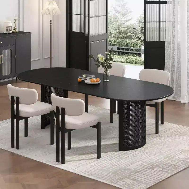 Table de salle à manger ovale 79 po pour 6 à 8 personnes avec plateau à bord incurvé et base en rotin tressé, table de cuisine moderne de style campagnard pour salon et salle à manger, noir