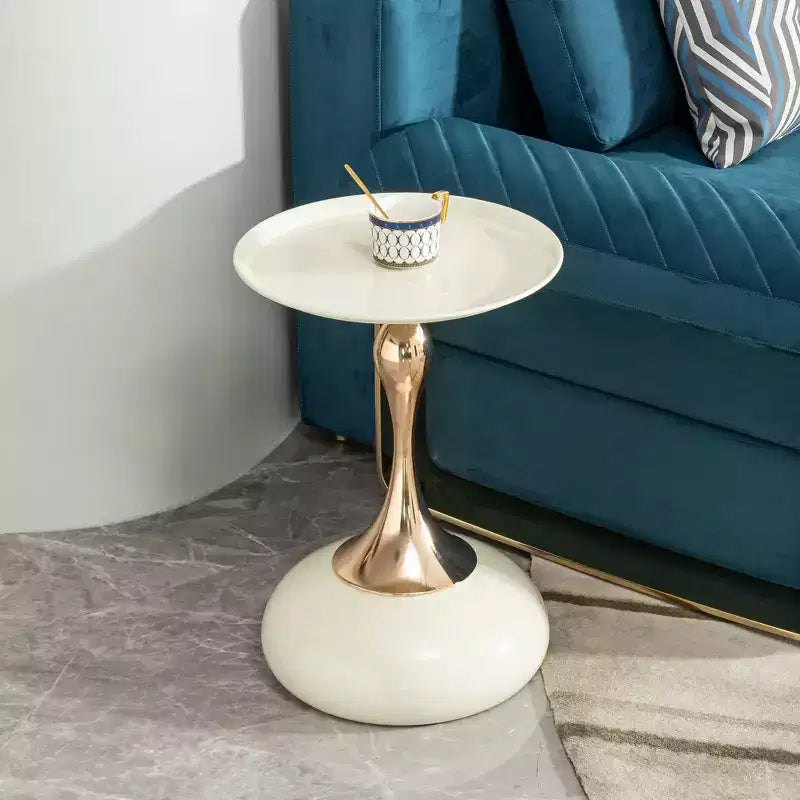 Table d'appoint ronde moderne peu encombrante, table d'appoint avec plateau et cadre en métal, table d'appoint pour salon, chambre à coucher