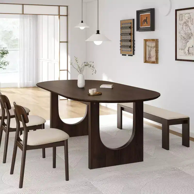 Table à manger ovale de 79 po pour 6 à 8 personnes, table de cuisine en bois avec plateau résistant aux rayures et pieds arqués, style ferme moderne pour salon et cuisine, noyer
