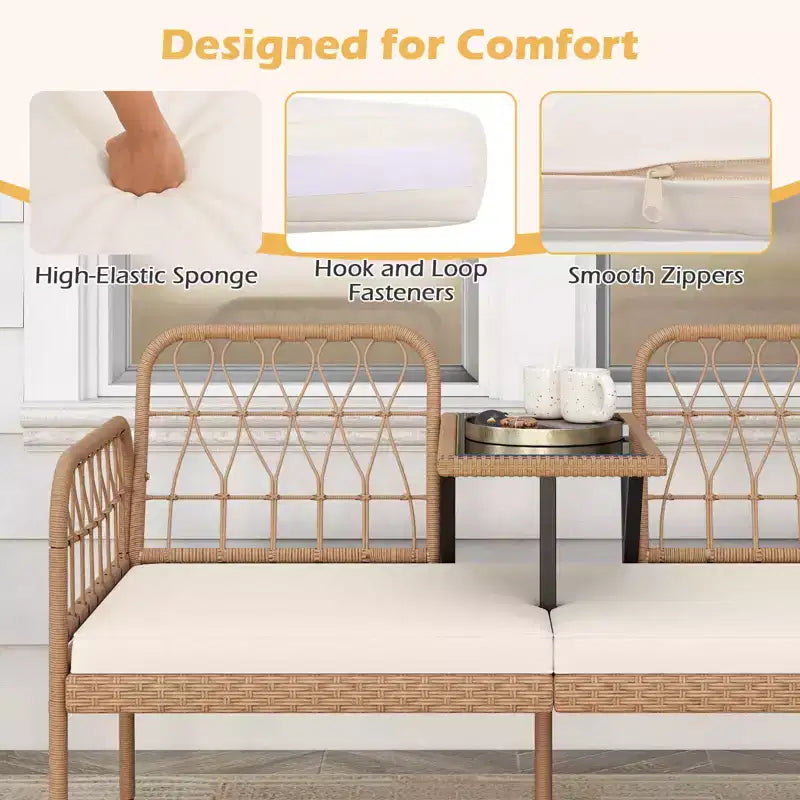 Banc à deux places d'extérieur en rotin PE Costway avec table basse intégrée et coussins moelleux pour pelouse