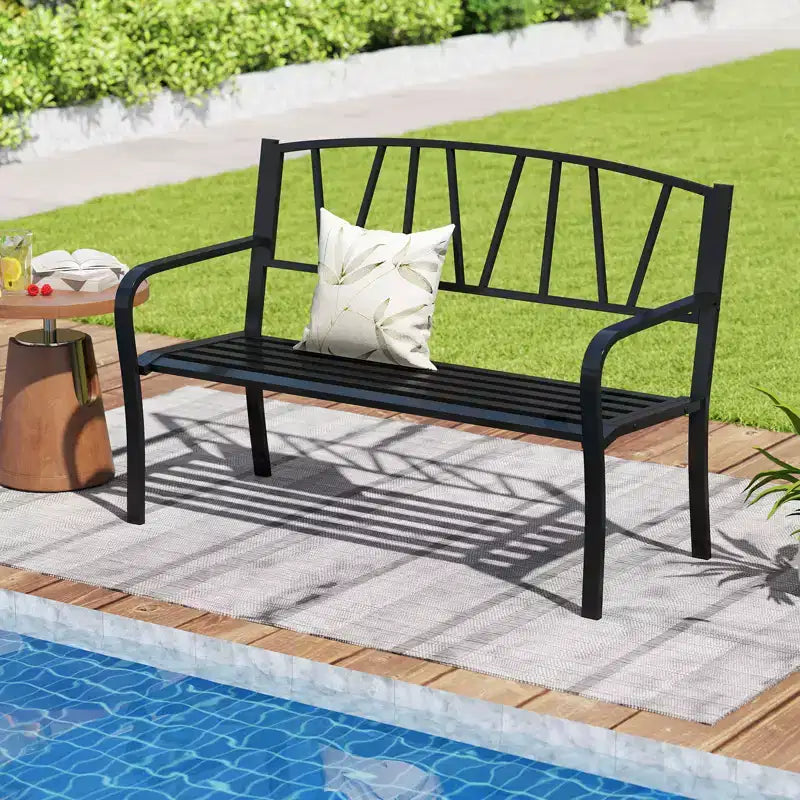 Banc de jardin Costway 50,5" en métal avec accoudoirs incurvés et dossier minimaliste