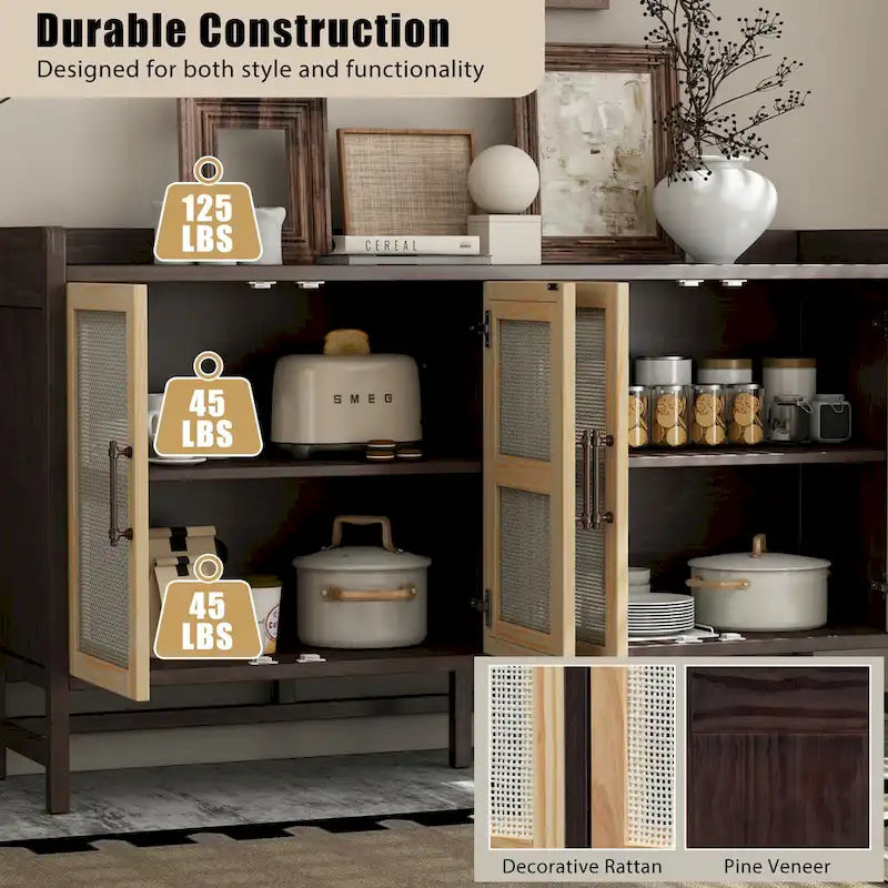 Bahut de style rustique avec portes décoratives en rotin