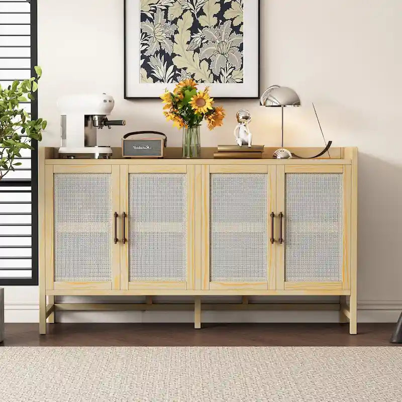 Bahut de style rustique avec portes décoratives en rotin