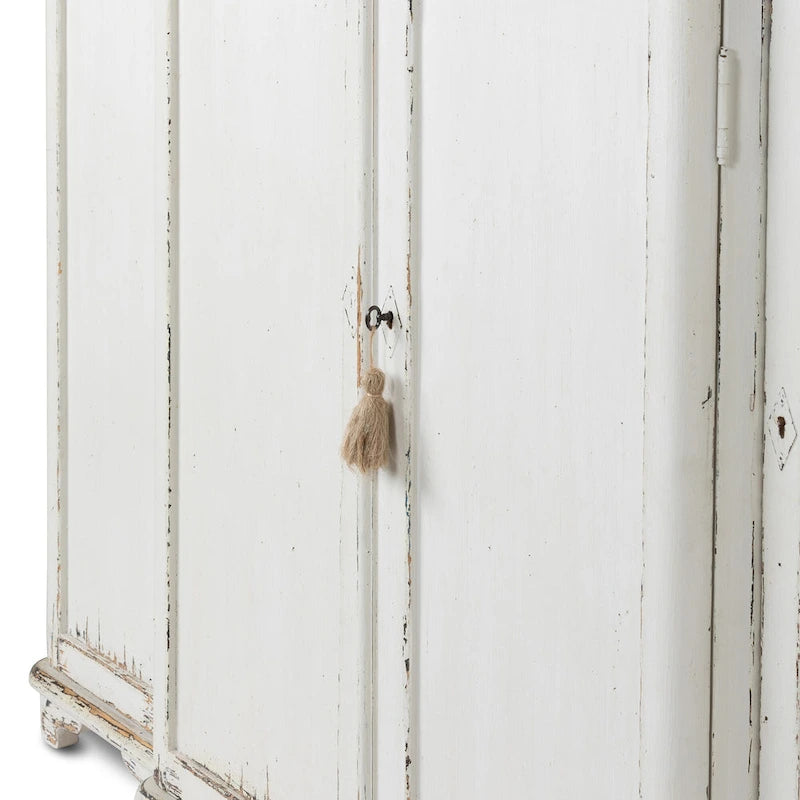 Armoire d'entrée peinte
