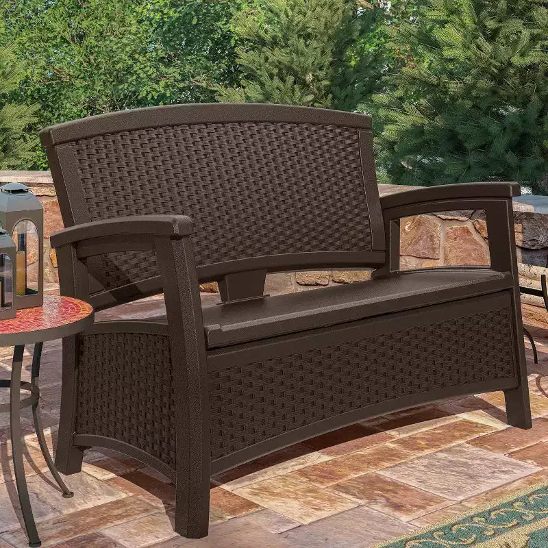 Causeuse en résine tressée Suncast avec rangement et table basse en résine tressée avec rangement