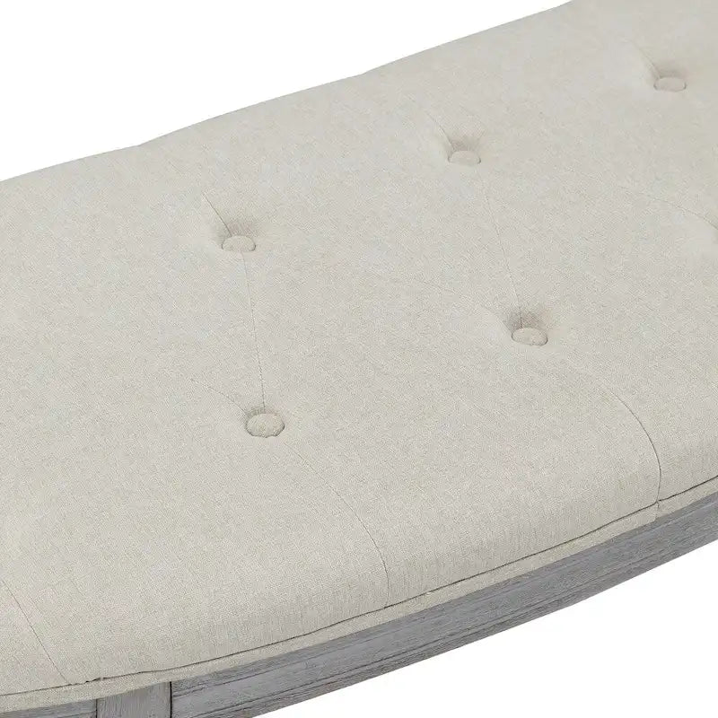 Banc en bois capitonné beige à pieds en bois, style côtier