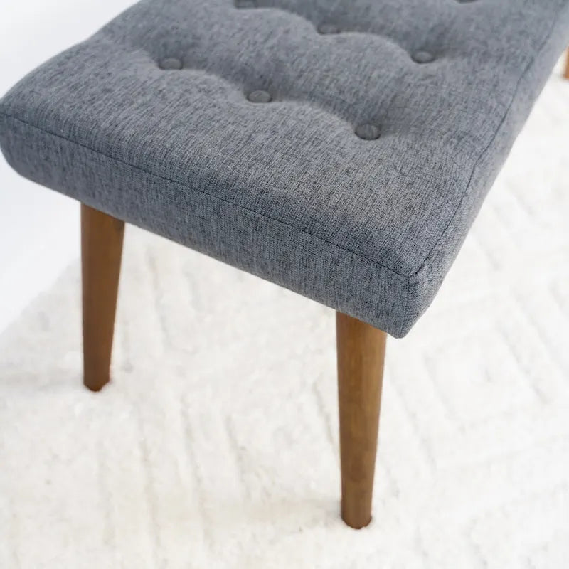 Banc rembourré en tissu Julianne de style moderne du milieu du siècle, gris foncé