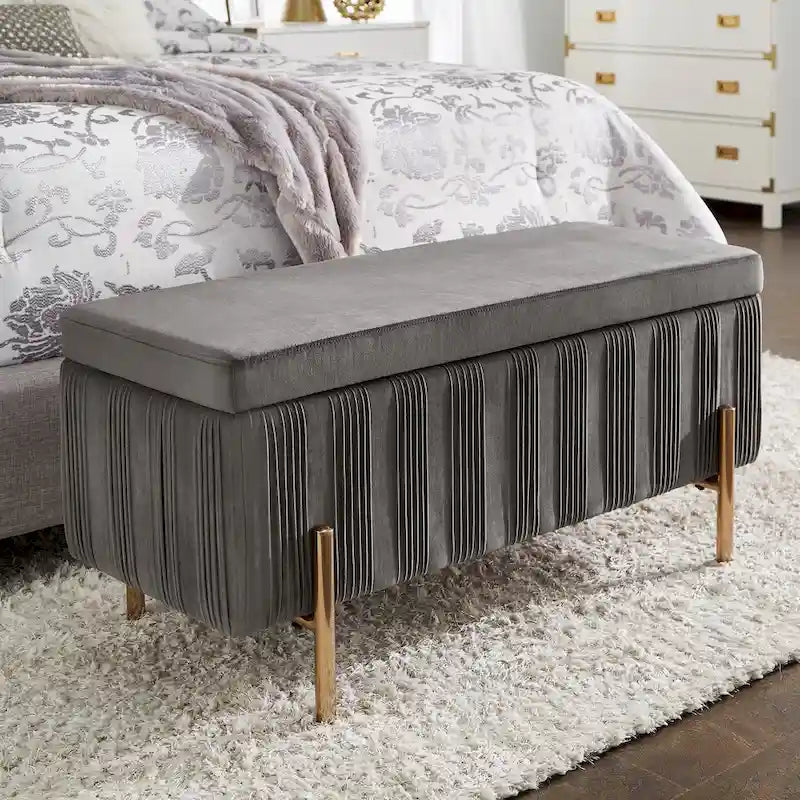 Banc de rangement Lisbeth Grey en velours plissé avec couvercle relevable, par iNSPIRE Q Bold