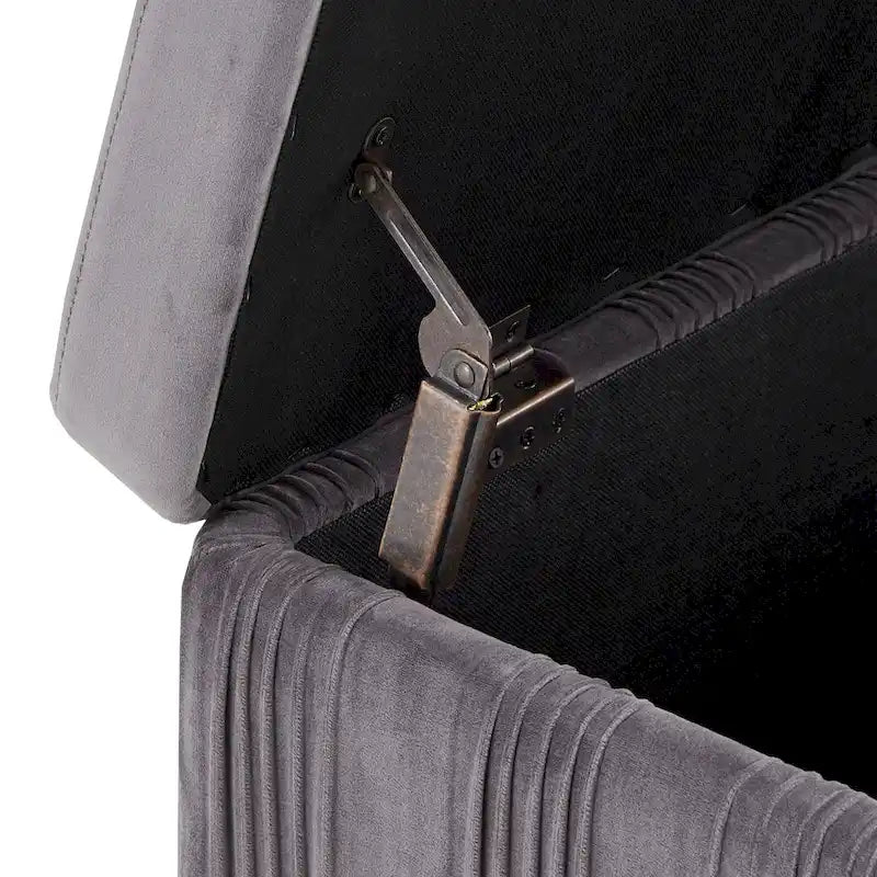 Banc de rangement Lisbeth Grey en velours plissé avec couvercle relevable, par iNSPIRE Q Bold