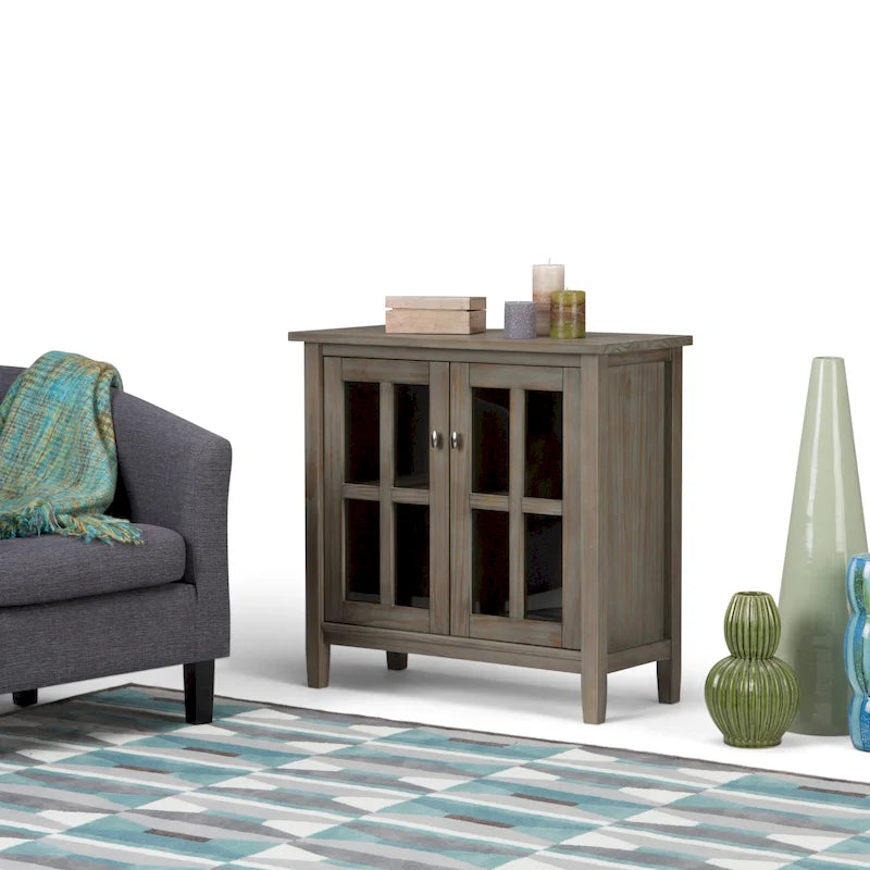 WYNDENHALL Norfolk ARMOIRE BASSE TRANSITIONNELLE EN BOIS MASSIF de 81 cm de large - 81 cm (L) x 36 cm (P) x 79 cm (H)