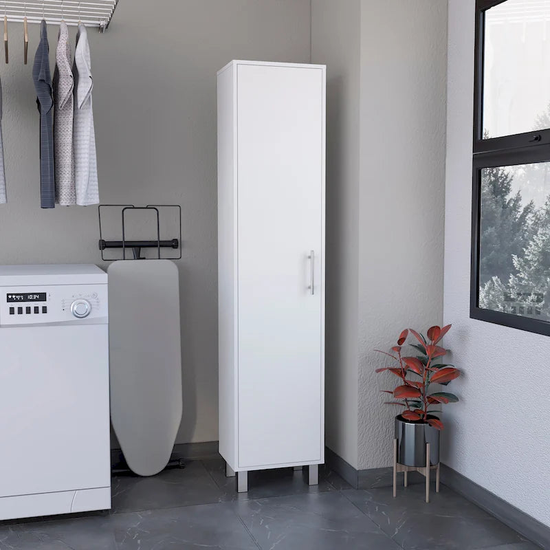 Meuble de rangement haut et étroit Dryden avec 5 étagères et supports à balais, blanc