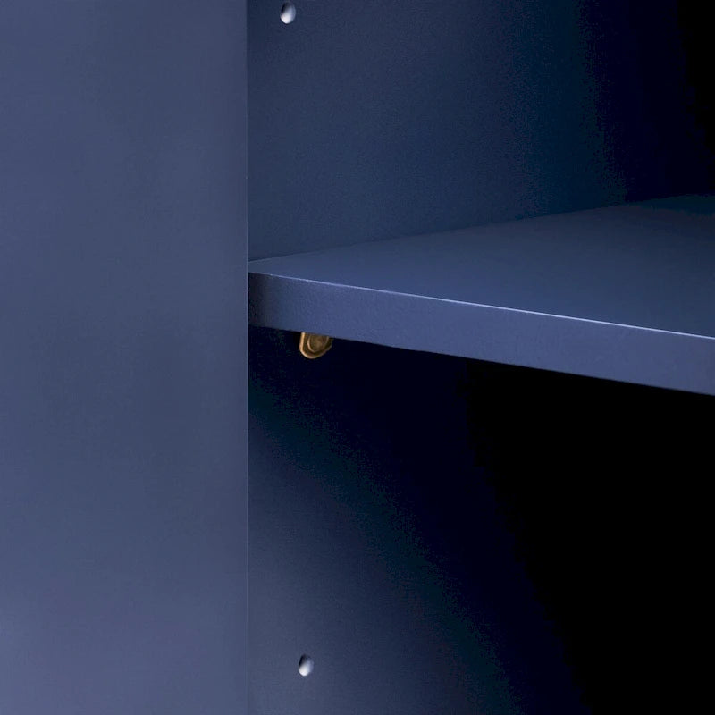 Armoire à 4 portes avec façade ondulée et design incurvé, dotée d'étagères réglables, adaptée au bureau, au salon et à l'entrée.