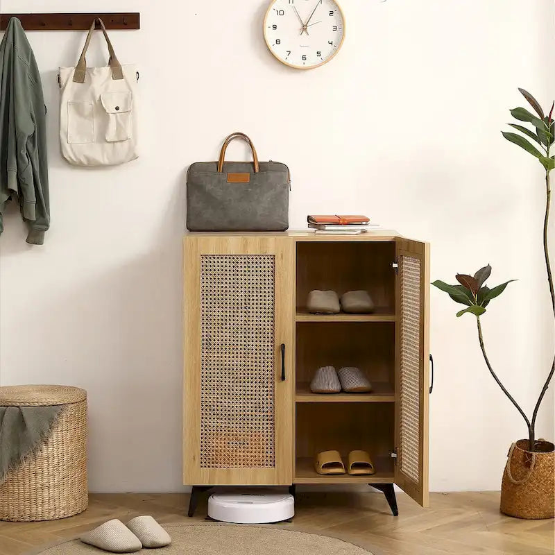 Meuble à chaussures à deux portes en rotin avec grand espace de rangement et structure durable