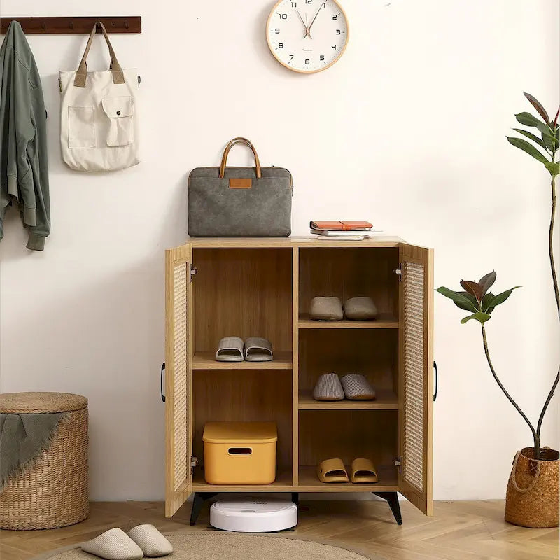 Meuble à chaussures à deux portes en rotin avec grand espace de rangement et structure durable