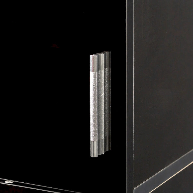 Meuble bas avec étagères fixes et deux portes, noir